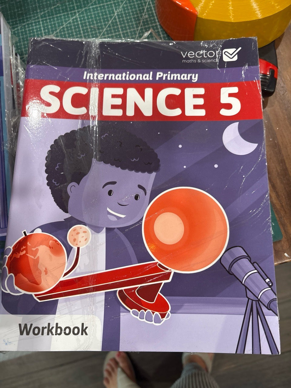 SCIENCE 5 International Primary WB