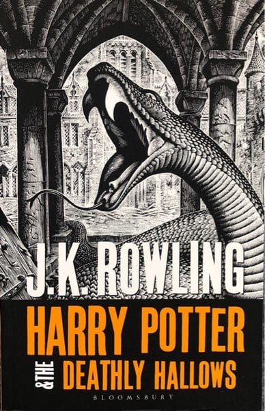 Harry Potter and the Deathly Hallows - Adult Paperback