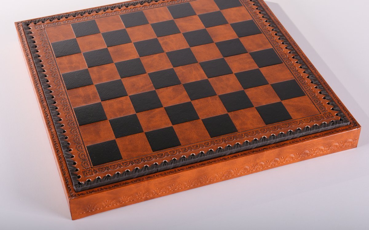Gothic Chess Set with Leatherette Storage Board - Bộ Cờ Vua Cao Cấp & Hộp Đựng Giả Da - Chess House - Hình ảnh bổ sung 7