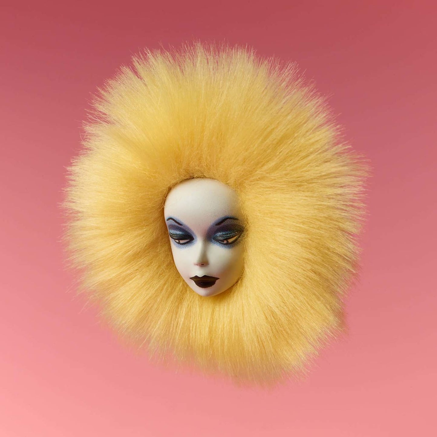 Mark Ryden x Barbie Bee Brooch - Ghim Cài Áo Nghệ Thuật - Barbie Signature - Hình ảnh chi tiết 2