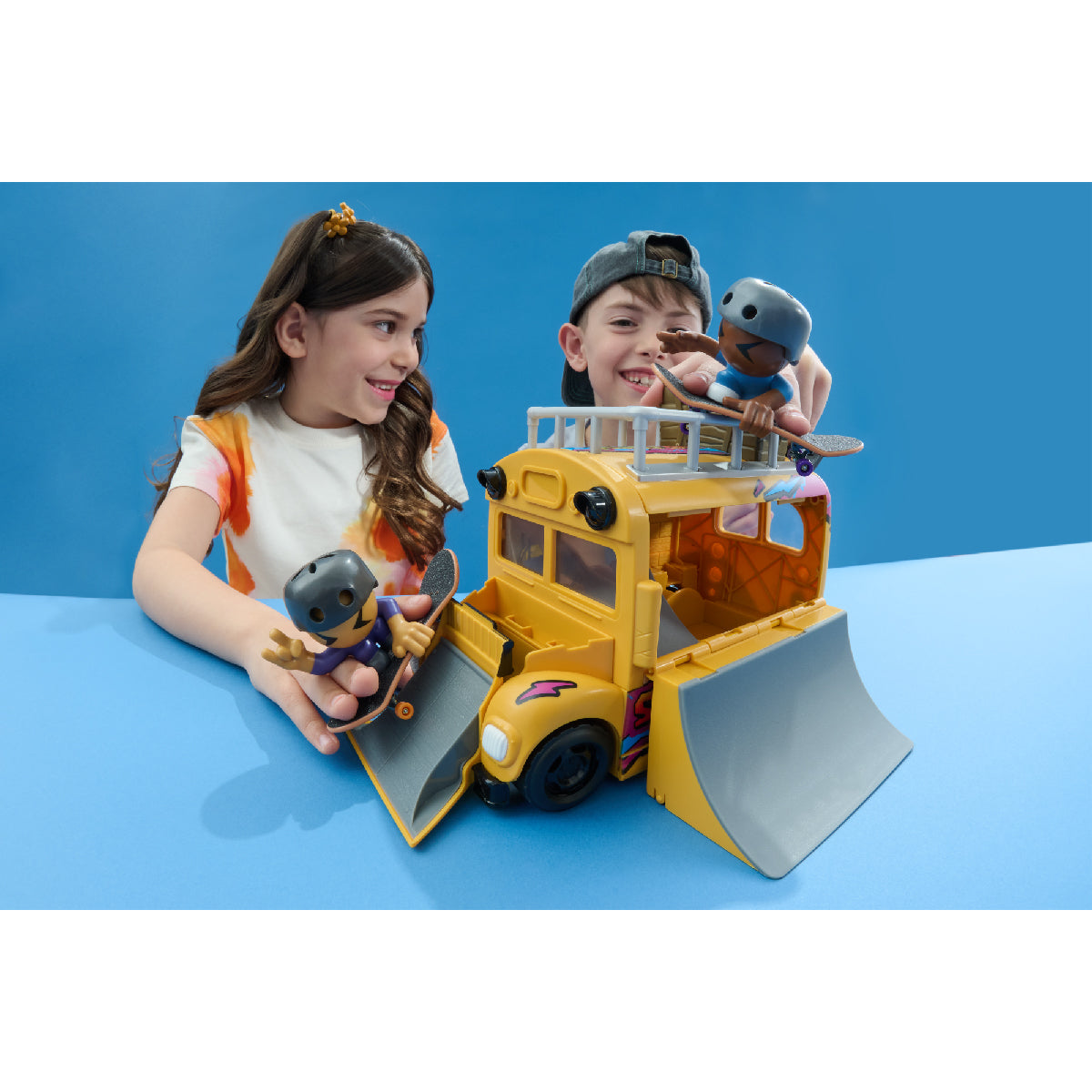 SK8 Tech Deck 6071034 Show Bus Playset - Bộ đồ chơi xe bus biểu diễn 2 trong 1 - Tech Deck