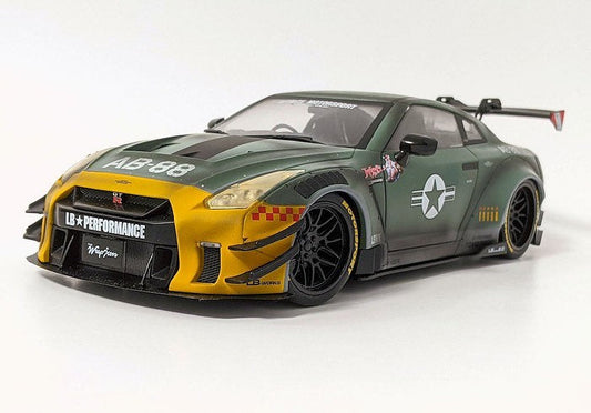 Review mô hình Nissan GT-R R35 Liberty Walk Army Fighter từ Solido