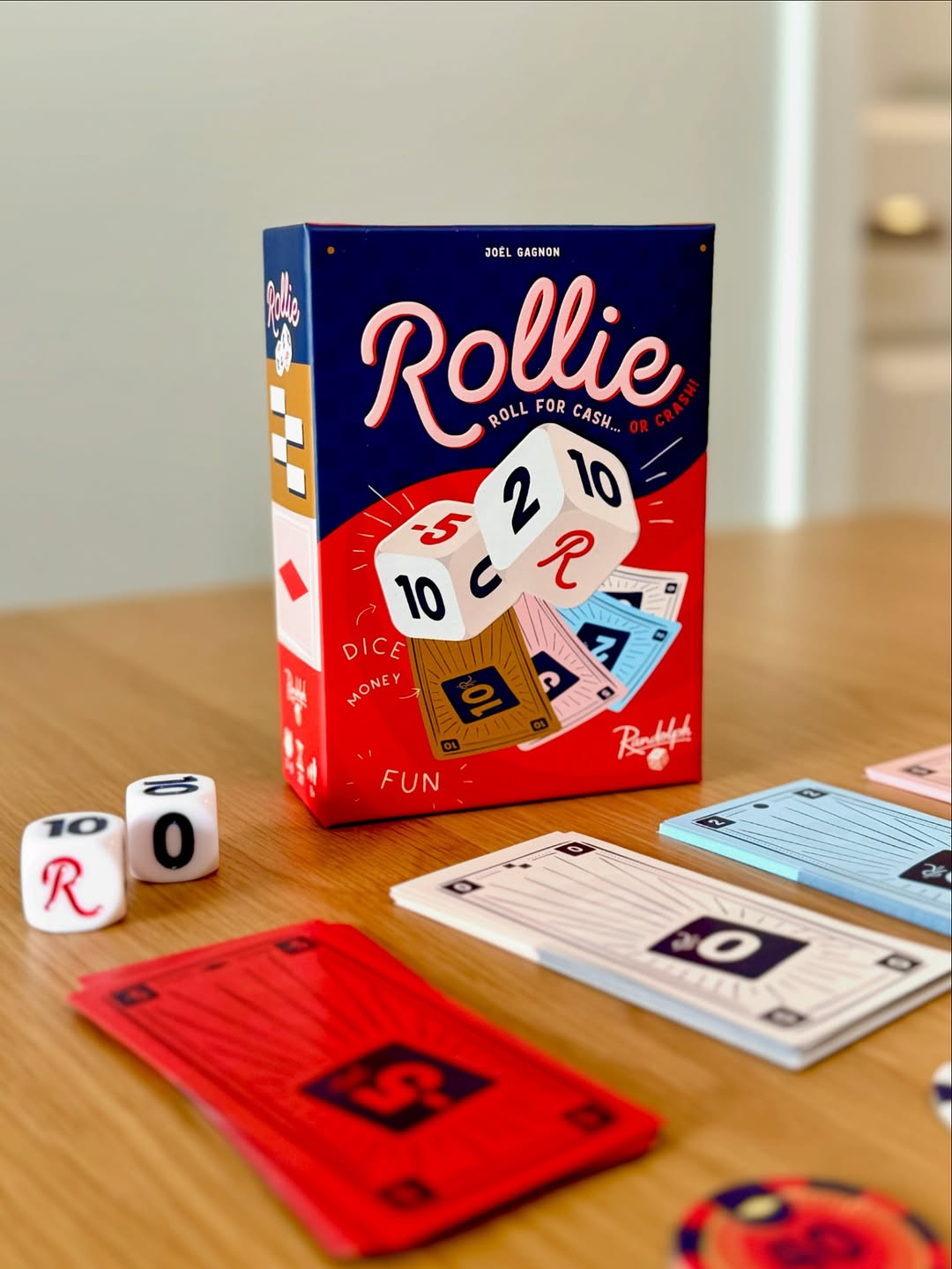Review Rollie Board Game Thử Thách Vận May Đầy Kịch Tính