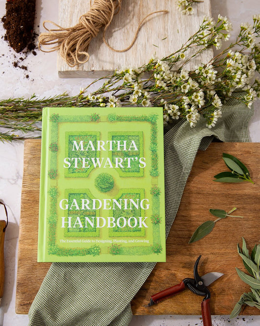 Review sách Martha Stewart Gardening Handbook cho người mới