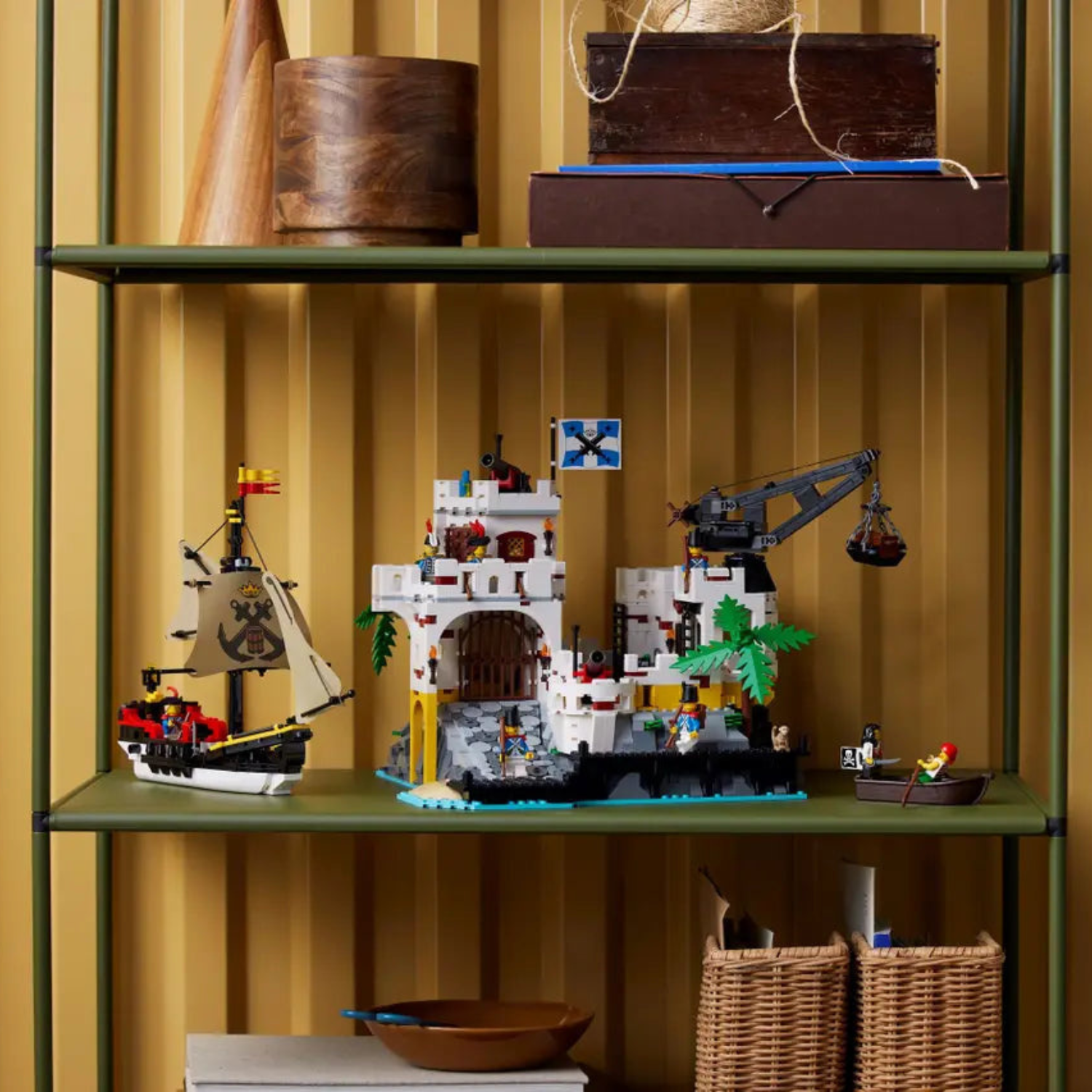 LEGO® ICONS™ Eldorado Fortress - Bộ Lắp Ráp Pháo Đài Hải Quân Cổ Điển (10320) - LEGO LEGO - ảnh 1 - Lego