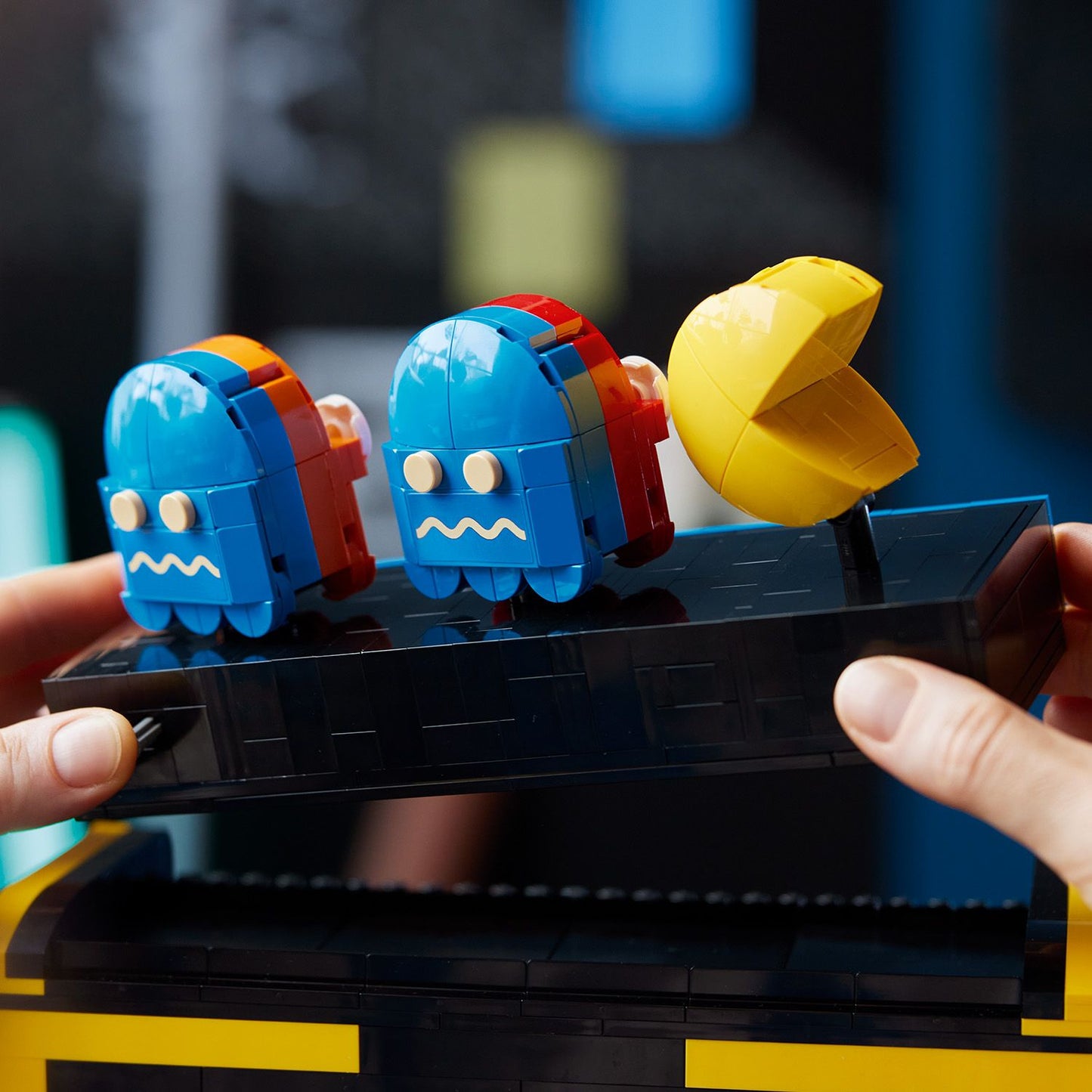 LEGO® Icons PAC-MAN Arcade - Mô hình Máy Chơi Game Cổ Điển - LEGO 10323