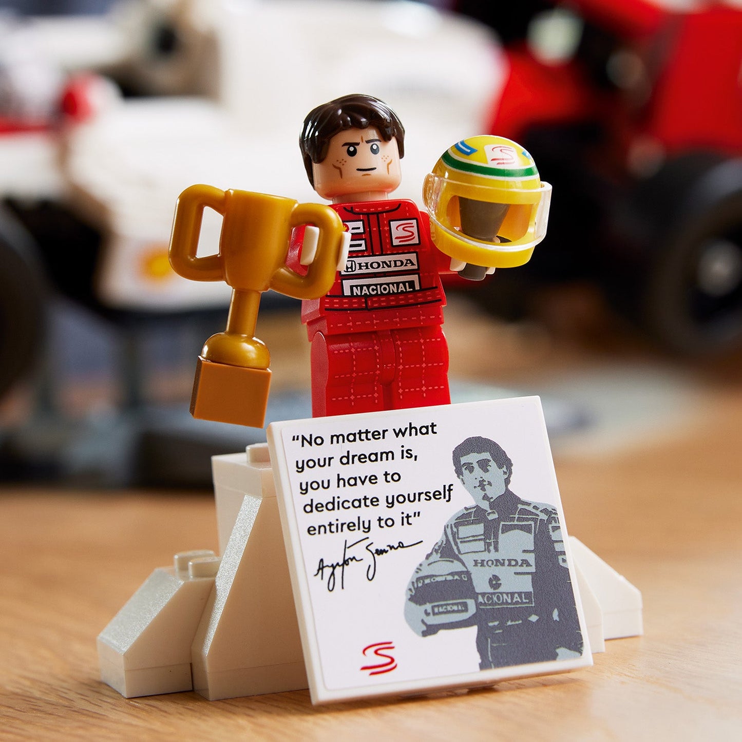 LEGO® ICONS™ McLaren MP4/4 & Ayrton Senna - Mô Hình Xe Đua F1 Huyền Thoại LEGO 10330 LEGO - ảnh 5 - Lego Icons