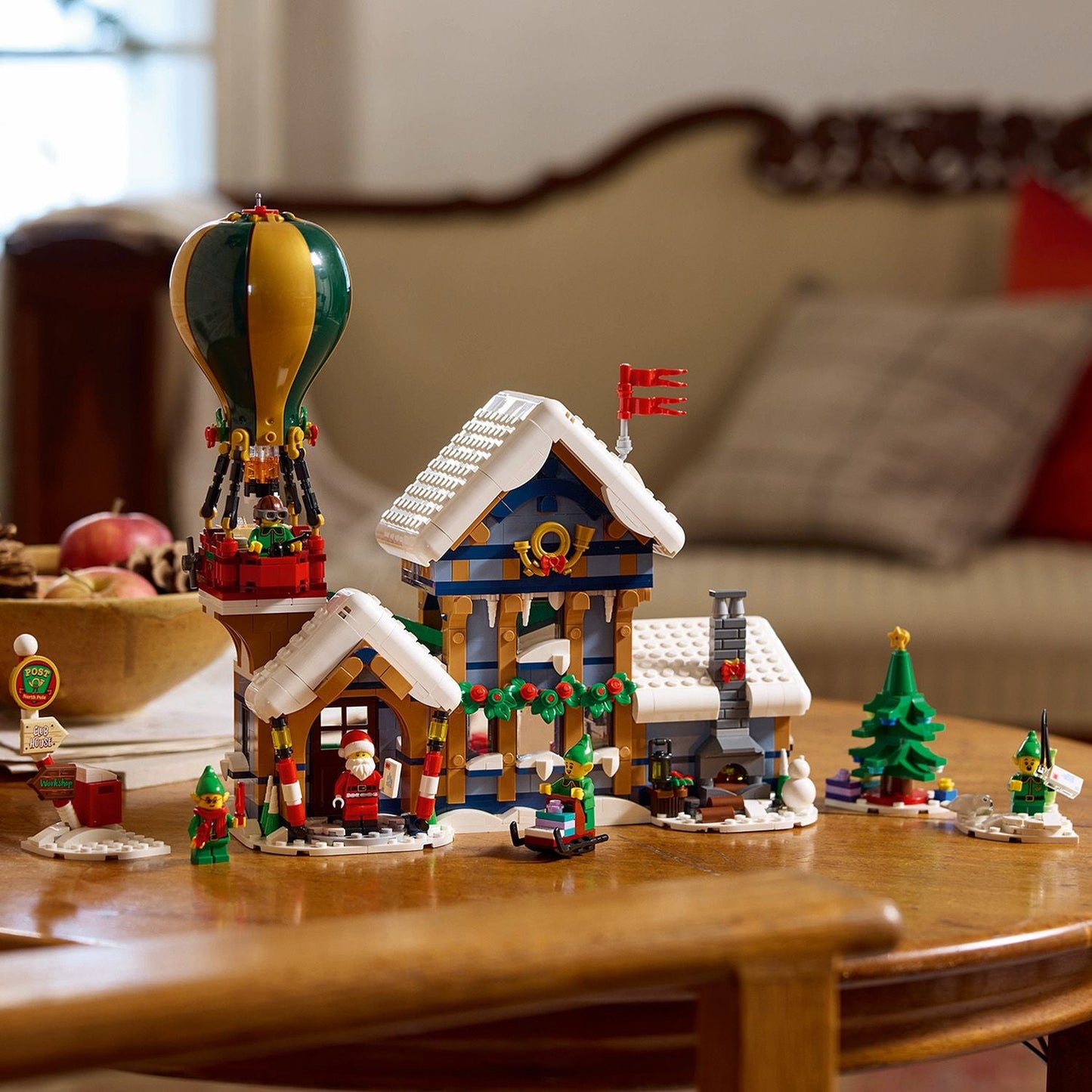 LEGO® ICONS™ Santa’s Post Office - Mô Hình Bưu Điện Ông Già Noel Giáng Sinh (10339) LEGO - ảnh 2 - Lego Icons