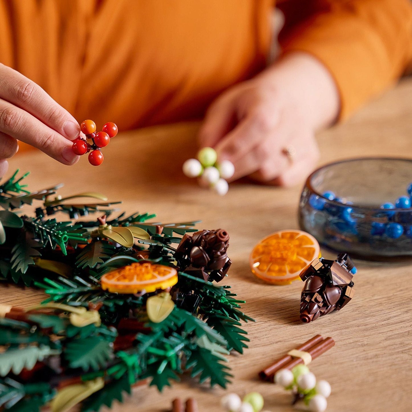 LEGO® ICONS™ Wreath - Bộ Lắp Ráp Vòng Hoa Trang Trí 10340 - LEGO Icons