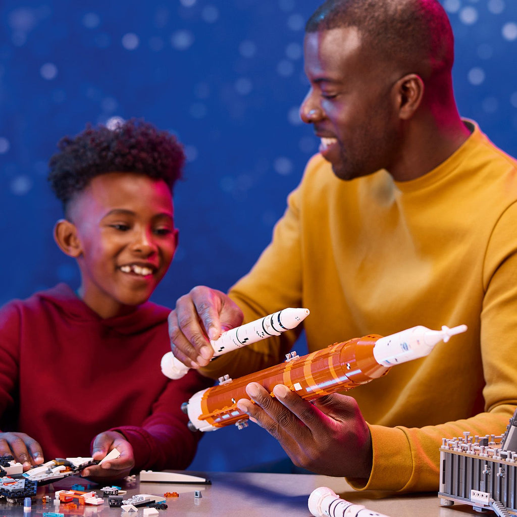 LEGO® ICONS™ NASA Artemis Space Launch System - Mô Hình Tên Lửa Vũ Trụ 10341 LEGO - ảnh 2 - LEGO