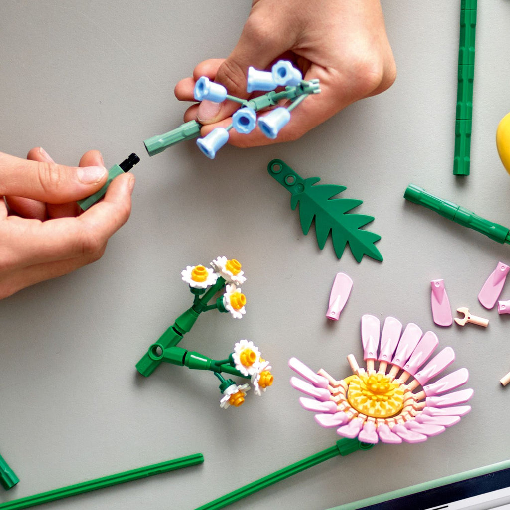 LEGO® Botanicals Petite Sunny Bouquet - Bộ Lắp Ráp Bó Hoa Nắng Nhỏ - LEGO 10347 - Hình ảnh bổ sung 7