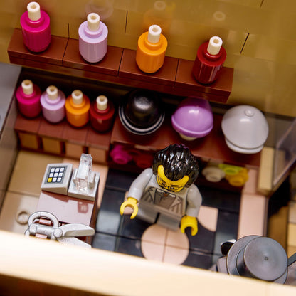 LEGO® ICONS™ Tudor Corner - Bộ Lắp Ráp Góc Phố Tudor - LEGO 10350 - Hình ảnh bổ sung 7