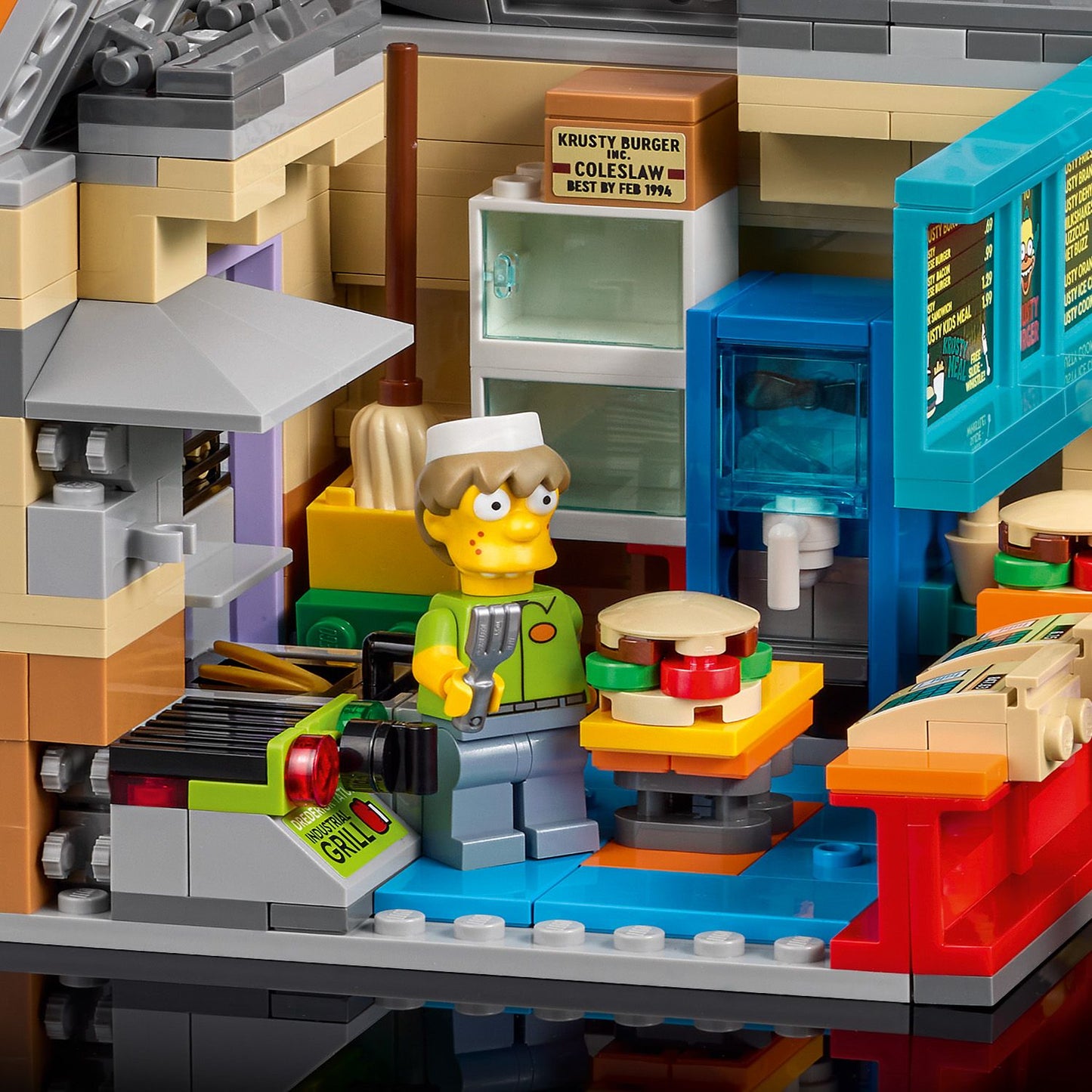 LEGO® ICONS™ The Simpsons™: Krusty Burger - Mô hình lắp ráp nhà hàng Springfield (10352) LEGO - ảnh 3 - LEGO Icons