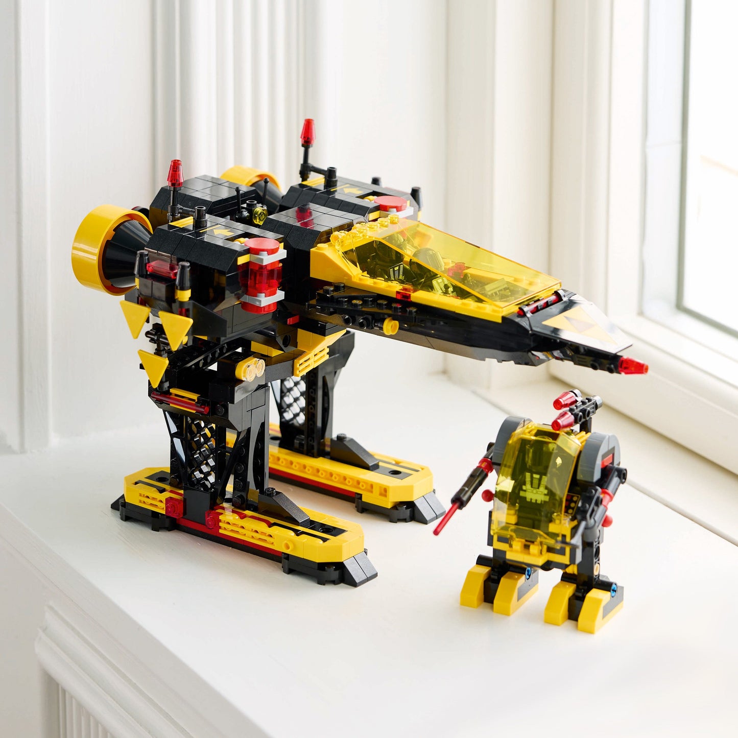 LEGO® ICONS™ Blacktron Renegade - Mô Hình Tàu Vũ Trụ Cổ Điển 10355 - LEGO - Hình ảnh bổ sung 4