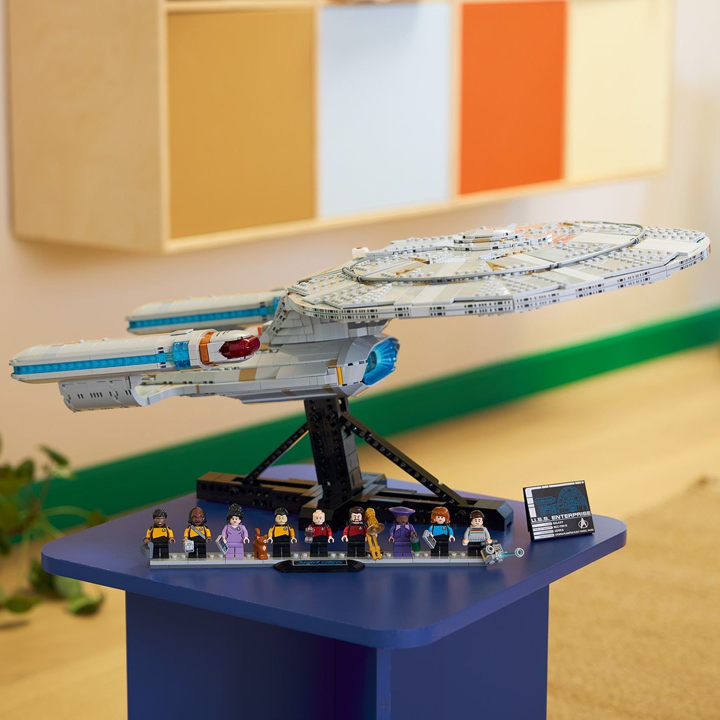 LEGO® Icons Star Trek: U.S.S. Enterprise NCC-1701-D™ - Đồ chơi lắp ráp mô hình tàu vũ trụ LEGO 10356