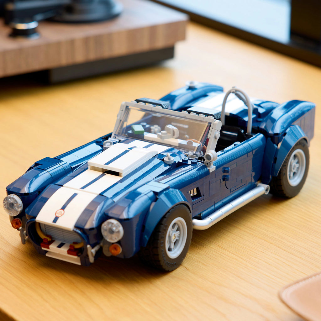 LEGO® ICONS™ Shelby Cobra 427 S/C - Mô Hình Xe Thể Thao Cổ Điển - LEGO 10357 - Góc nhìn khác 3