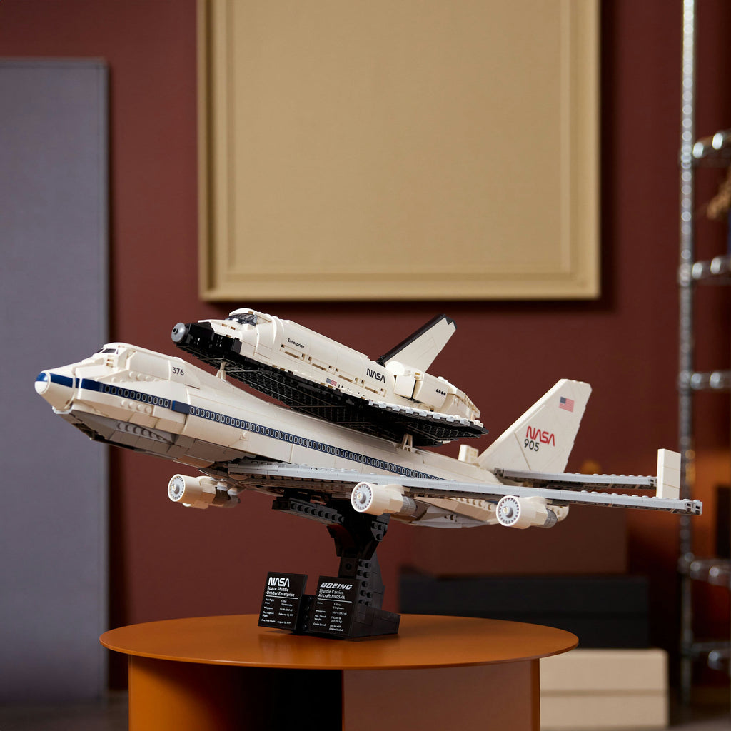 LEGO® ICONS™ Shuttle Carrier Aircraft - Mô Hình Máy Bay Boeing 747 Và Tàu Con Thoi NASA Enterprise - LEGO 10360 - Hình ảnh bổ sung 4