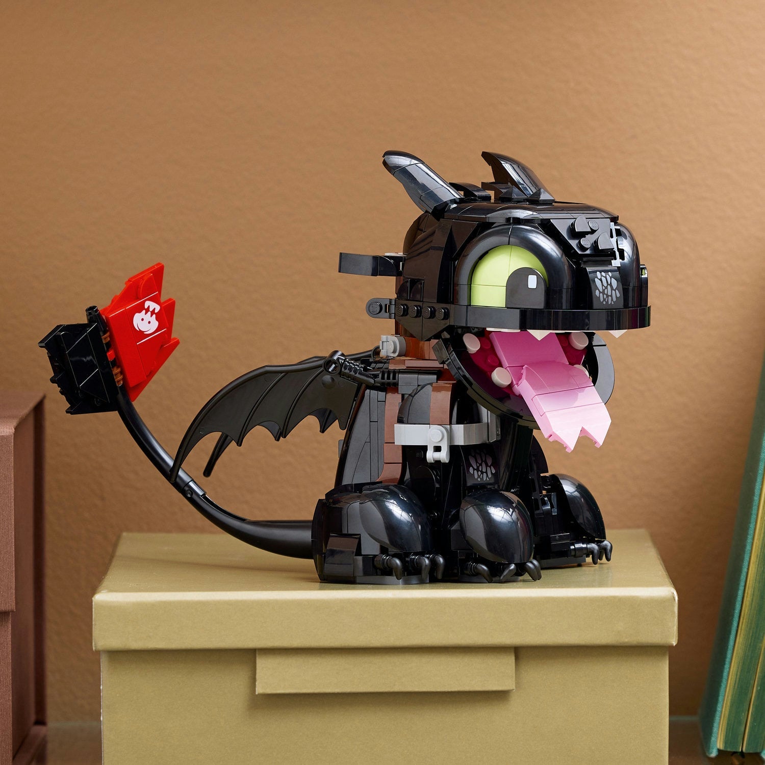 LEGO® ICONS™ How to Train Your Dragon: Toothless - Mô Hình Rồng Răng Sún Night Fury - LEGO 10375 LEGO - ảnh 4 - LEGO Sets