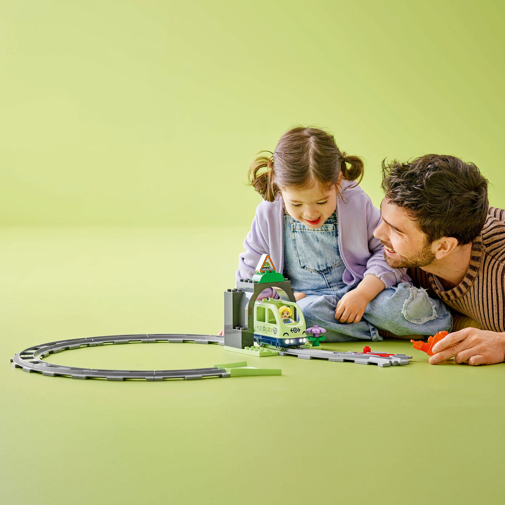 LEGO® DUPLO™ Train Tunnel and Tracks Expansion Set - Bộ Đường Hầm và Đường Ray - 10425 - Hình ảnh bổ sung 4