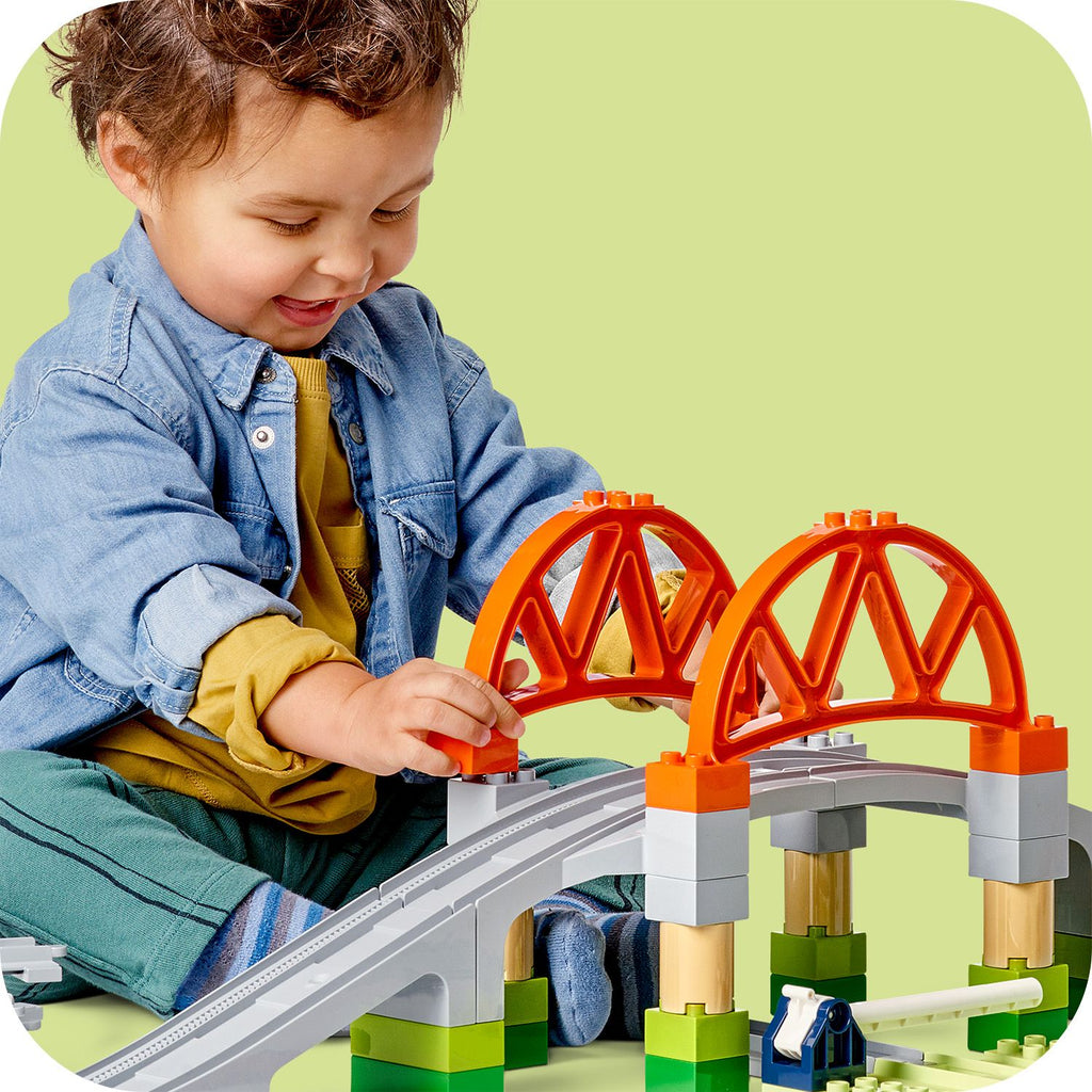 LEGO® DUPLO™ Train Bridge and Tracks Expansion Set - Bộ Mở Rộng Cầu Và Đường Ray Tàu Hỏa LEGO 10426 - Hình ảnh bổ sung 7