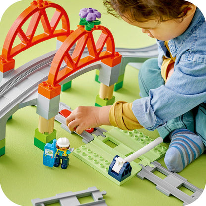 LEGO® DUPLO™ Train Bridge and Tracks Expansion Set - Bộ Mở Rộng Cầu Và Đường Ray Tàu Hỏa LEGO 10426 - Hình ảnh bổ sung 6