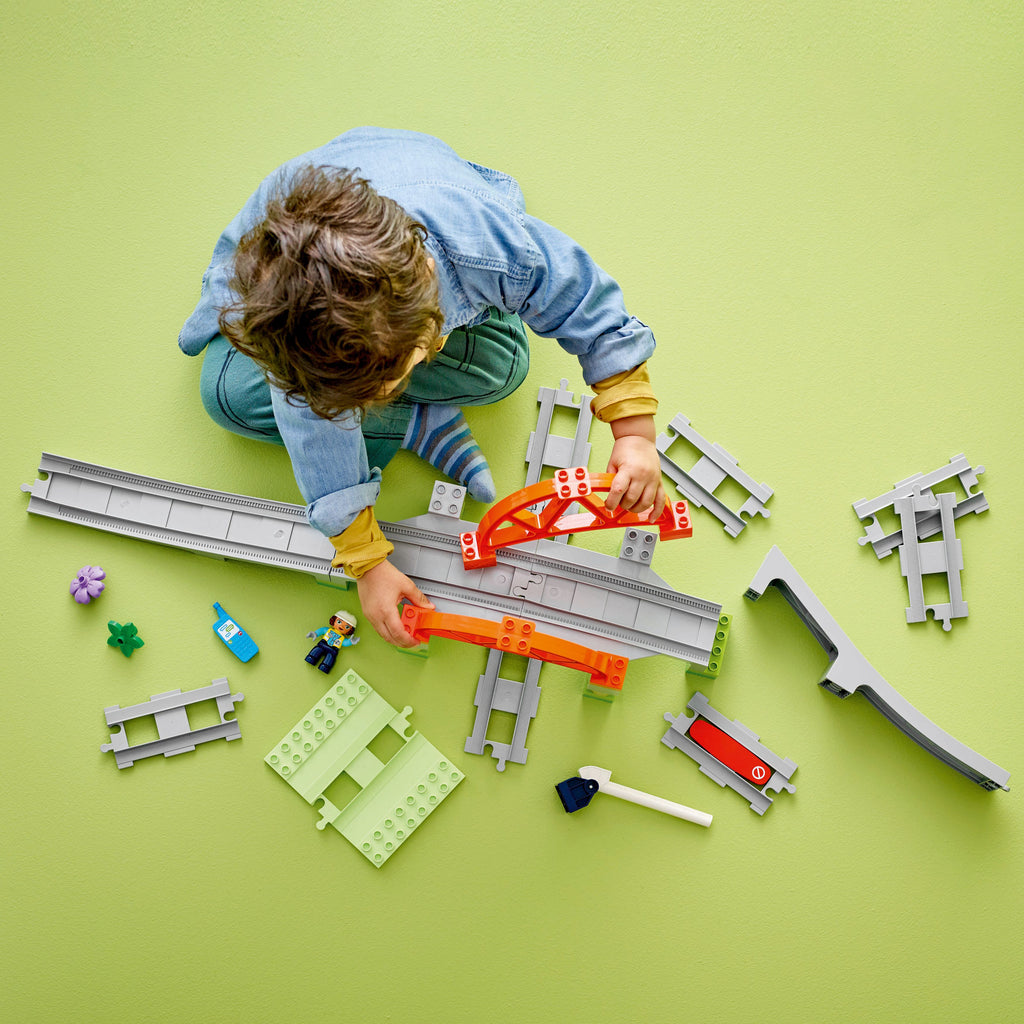 LEGO® DUPLO™ Train Bridge and Tracks Expansion Set - Bộ Mở Rộng Cầu Và Đường Ray Tàu Hỏa LEGO 10426 - Góc nhìn khác 3