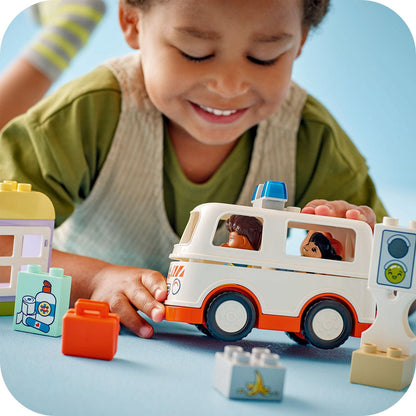 LEGO® DUPLO™ Ambulance & Driver - Đồ Chơi Xe Cấp Cứu Và Nhân Viên Y Tế 10447 - LEGO - Hình ảnh bổ sung 6