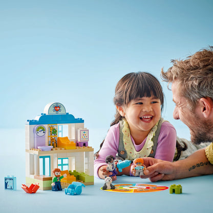 LEGO® DUPLO™ First Time: Visit with the Doctor - Bộ Đồ Chơi Bé Đi Khám Bác Sĩ - LEGO 10449 - Hình ảnh bổ sung 4