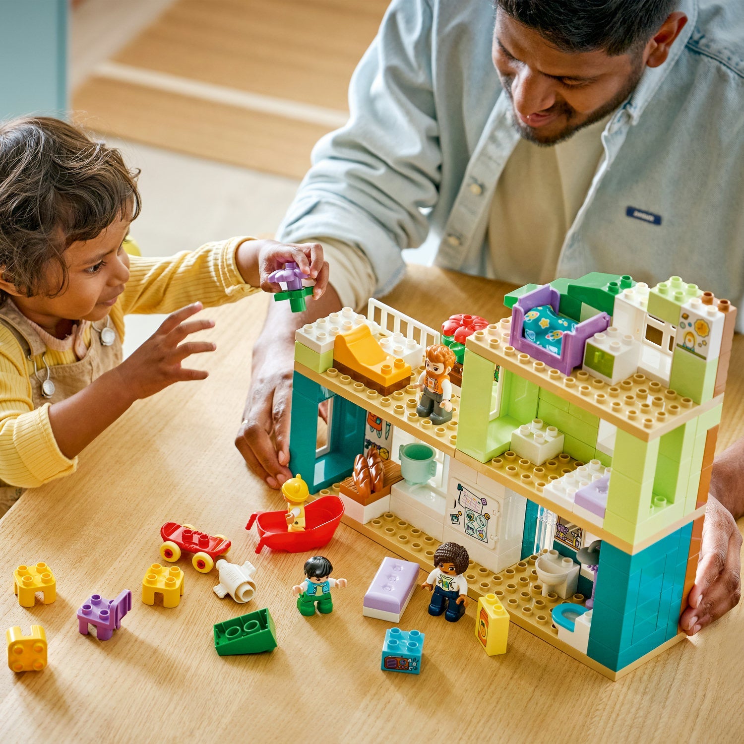 LEGO® DUPLO® Town 3-in-1 Modern Family House with Figures - Đồ chơi lắp ráp nhà búp bê 3 trong 1 LEGO 10470 - Hình ảnh bổ sung 5