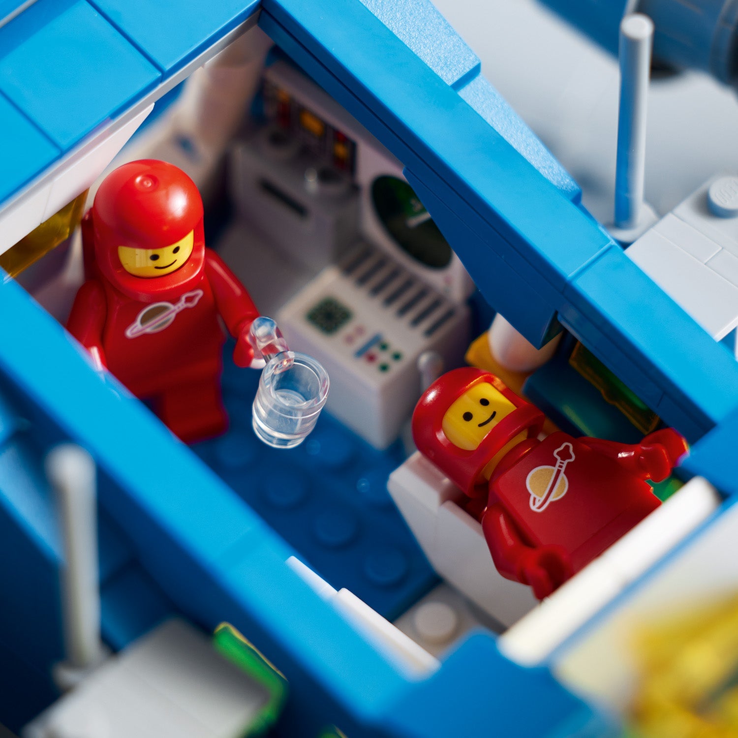 LEGO® ICONS™ Galaxy Explorer - Bộ Lắp Ráp Phi Thuyền Không Gian Cổ Điển - LEGO 10497 - Hình ảnh bổ sung 8