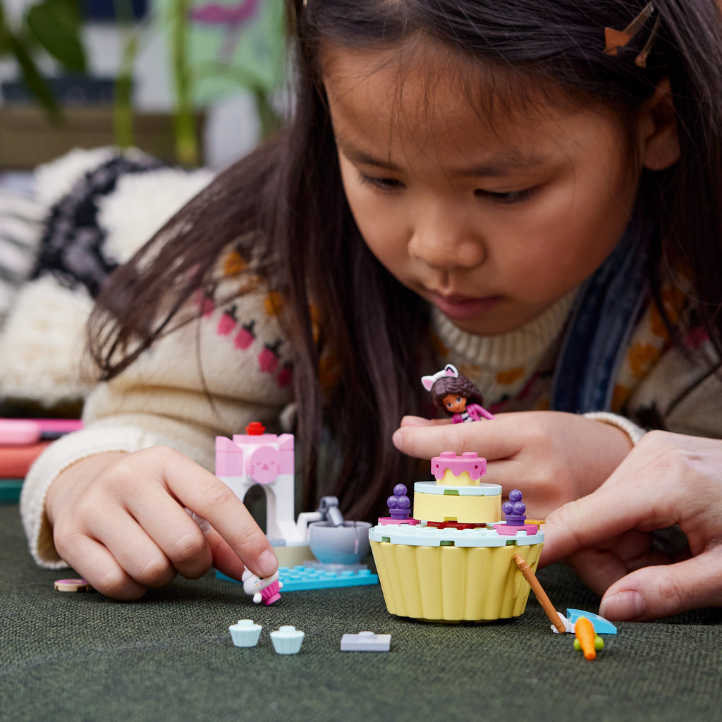 LEGO® Gabby’s Dollhouse Bakey with Cakey Fun Đồ chơi lắp ráp Nhà bếp sáng tạo LEGO 10785 - Góc nhìn khác 3