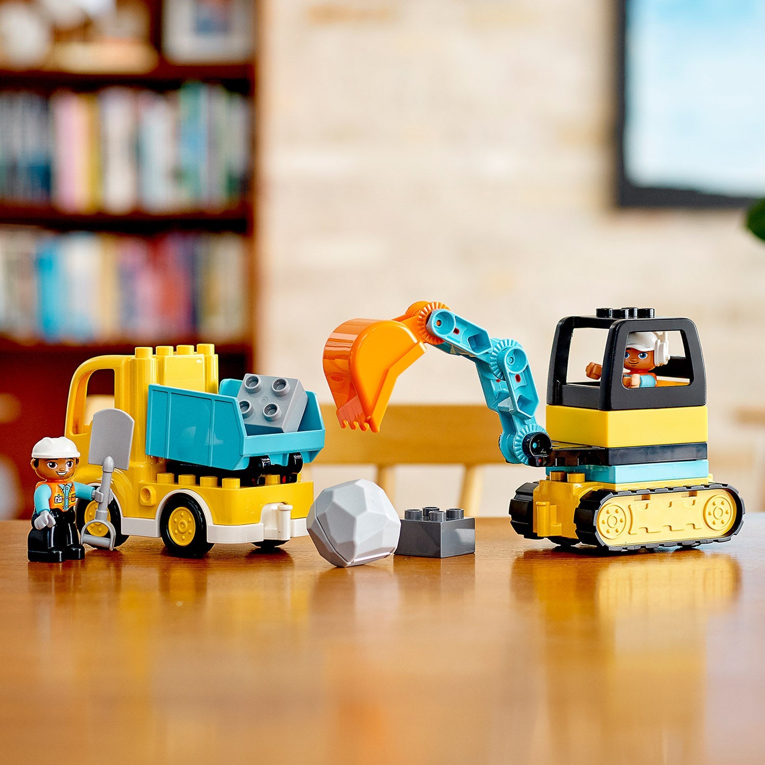 LEGO® DUPLO™ Truck & Tracked Excavator - Đồ Chơi Xe Tải Và Máy Xúc Công Trường - LEGO 10931 - Hình ảnh bổ sung 6