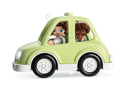 LEGO® DUPLO™ Town Family House on Wheels - Đồ Chơi Lắp Ráp Ngôi Nhà Di Động - LEGO 10986 - Hình ảnh chi tiết 2