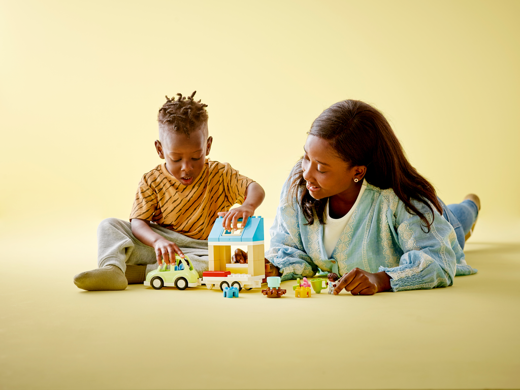 LEGO® DUPLO™ Town Family House on Wheels - Đồ Chơi Lắp Ráp Ngôi Nhà Di Động - LEGO 10986 LEGO - ảnh 1 - LEGO Building Sets