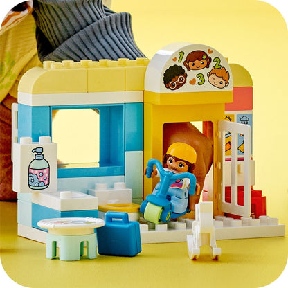 LEGO® DUPLO™ Life At The Day-Care Center - Đồ chơi Trung Tâm Chăm Sóc Trẻ Em (10992) - LEGO LEGO - ảnh 2 - LEGO DUPLO