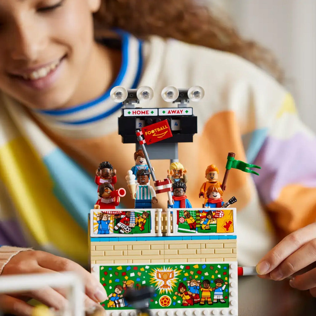 LEGO® Icons of Play - Bộ Lắp Ráp Sân Bóng Đá Thể Thao - LEGO 40634 LEGO - ảnh 1 - LEGO Sets