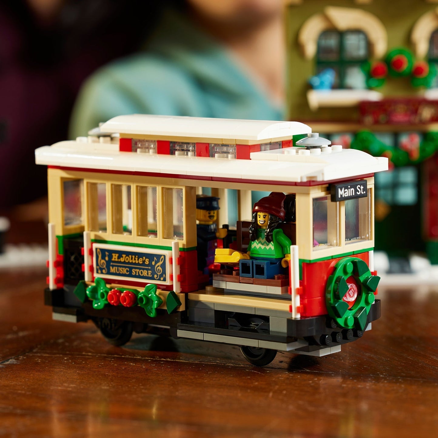 LEGO® ICONS™ Holiday Main Street - Bộ Lắp Ráp Làng Giáng Sinh - LEGO 10308 LEGO - ảnh 4 - Lego Construction Set