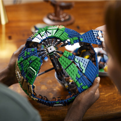 LEGO® Ideas The Globe - Mô hình Quả Địa Cầu Cổ Điển 21332 - Hình ảnh bổ sung 5
