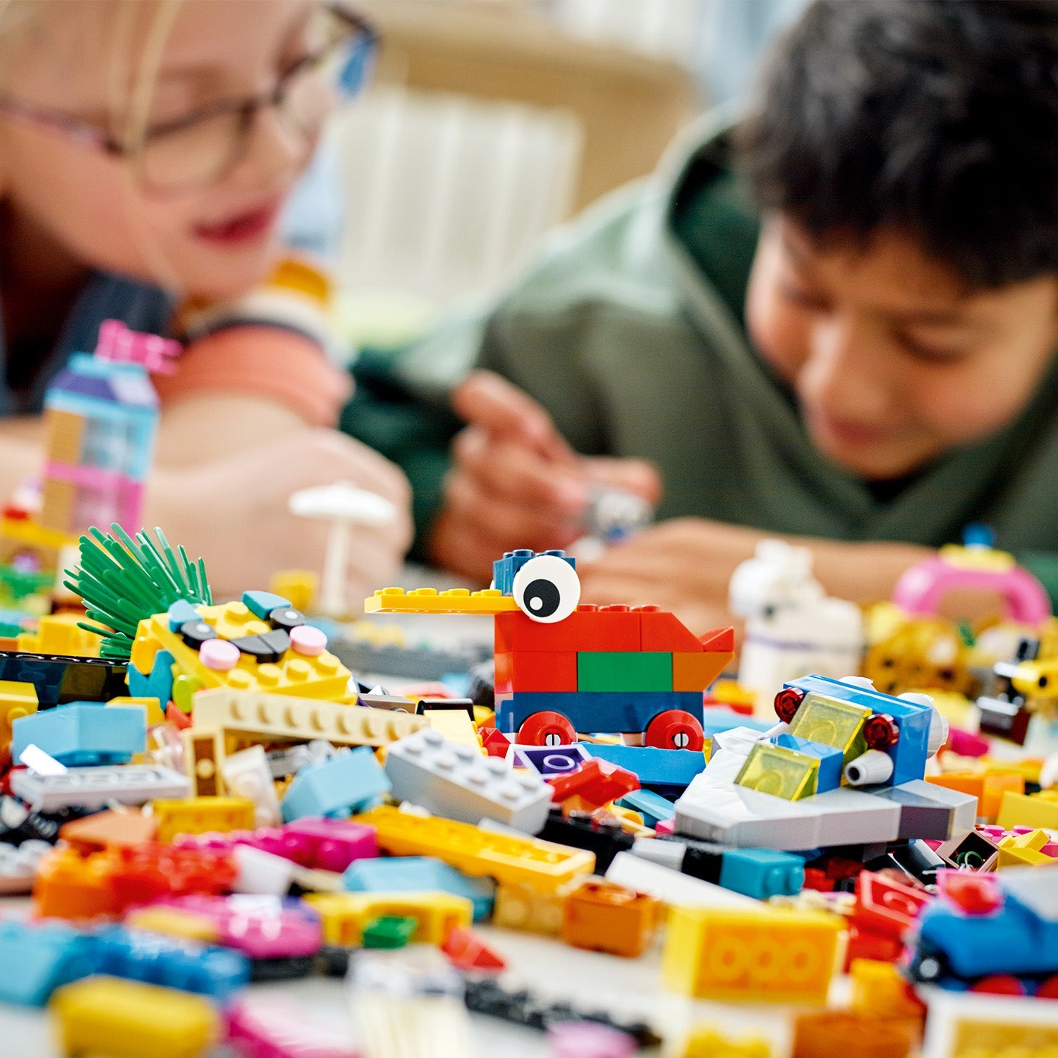 LEGO® Classic 90 Years of Play - Bộ Đồ Chơi Lắp Ráp Kỷ Niệm 90 Năm LEGO 11021 LEGO - ảnh 1 - LEGO Classic