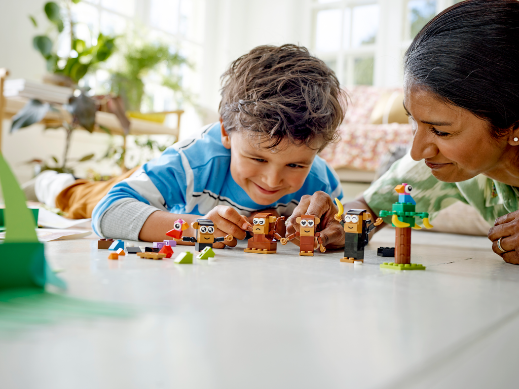 LEGO® Classic Creative Monkey Fun - Đồ chơi lắp ráp Khỉ Sáng Tạo - LEGO 11031 - Góc nhìn khác 3