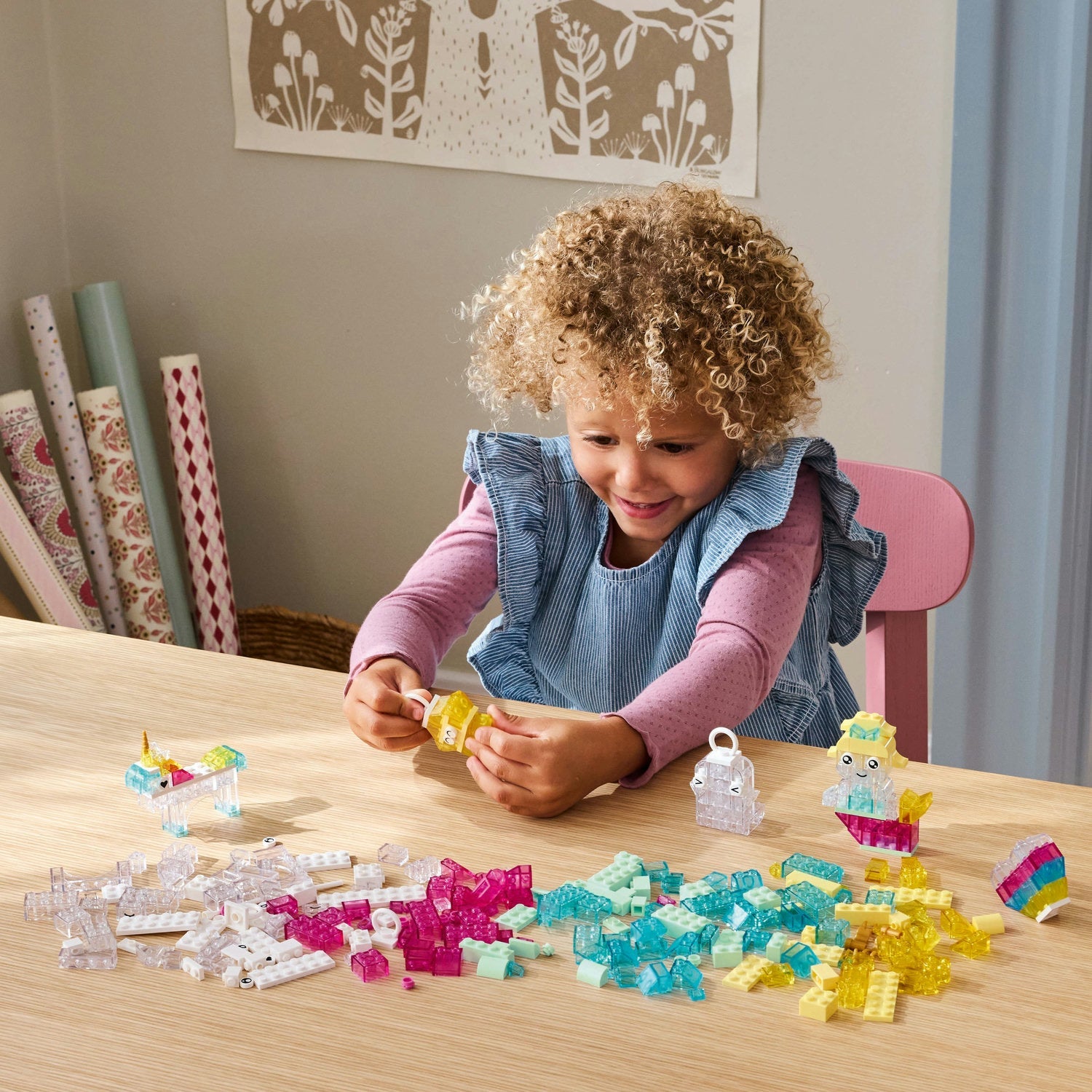 LEGO® Classic Magical Transparent Box - Bộ đồ chơi lắp ráp sáng tạo - LEGO 11040 - Góc nhìn khác 3