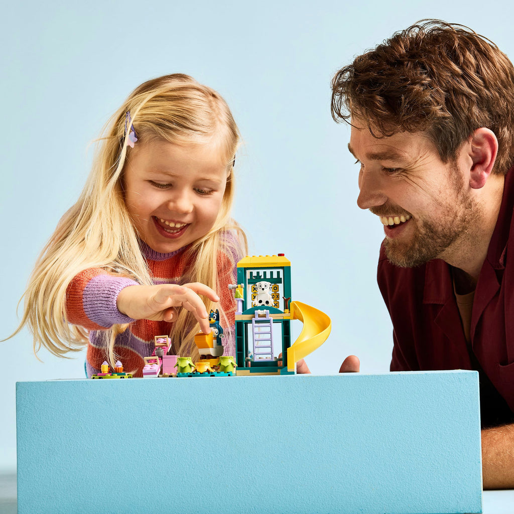 LEGO® Bluey Playground Fun with Bluey & Chloe Đồ Chơi Lắp Ráp Sân Chơi LEGO 11201 - Hình ảnh bổ sung 6