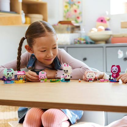 LEGO® Gabby’s Dollhouse Gabby’s Brick-Built Cat Friends - Bộ lắp ráp mô hình mèo - LEGO 11215 - Góc nhìn khác 3