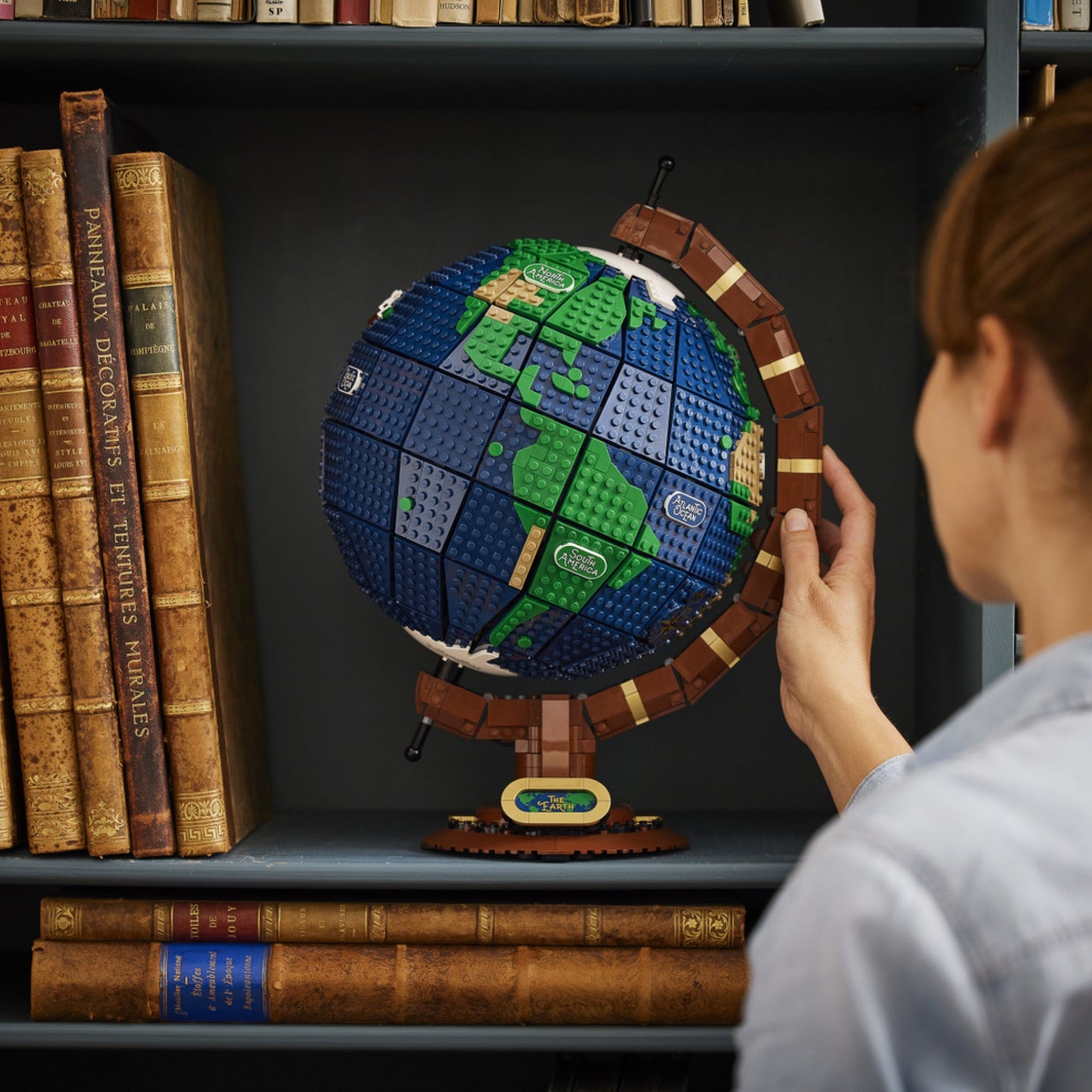 LEGO® Ideas The Globe - Mô hình Quả Địa Cầu Cổ Điển 21332 LEGO - ảnh 2 - LEGO