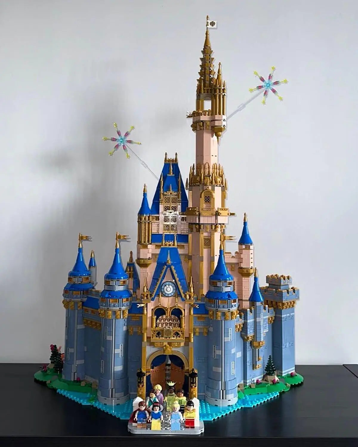 LEGO® Disney™: Disney Castle - Mô hình Lâu Đài Disney Kỷ Niệm 100 Năm - LEGO 43222 - Hình ảnh bổ sung 4