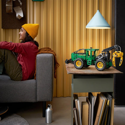 LEGO® Technic™ John Deere 948L-II Skidder - Mô Hình Xe Kéo Gỗ Kỹ Thuật LEGO 42157 LEGO - ảnh 3 - Lego