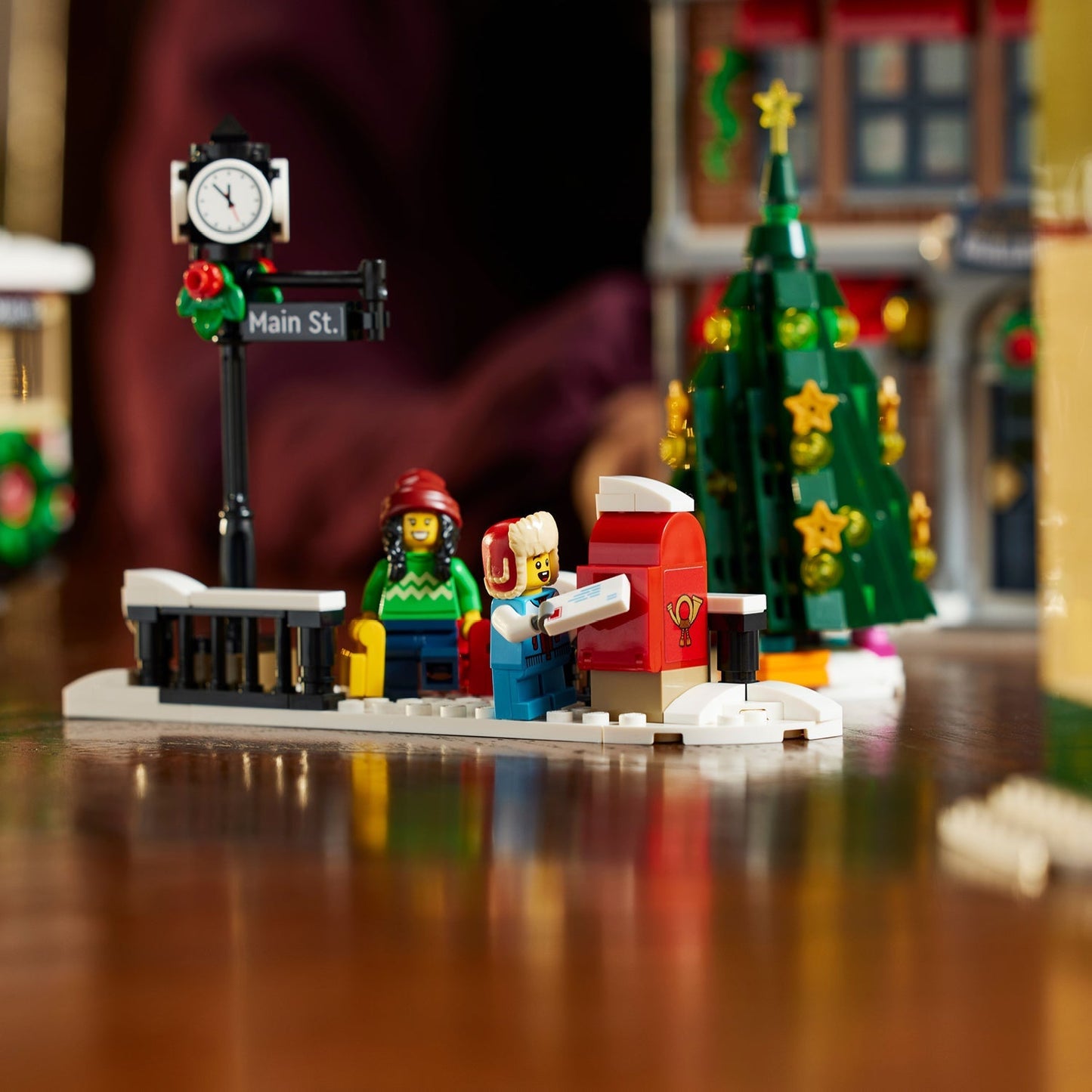 LEGO® ICONS™ Holiday Main Street - Bộ Lắp Ráp Làng Giáng Sinh - LEGO 10308