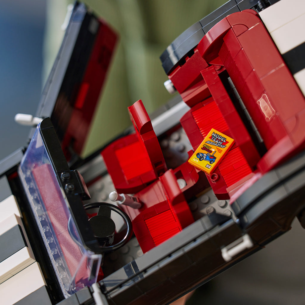 LEGO® ICONS™ Chevrolet Camaro Z28 - Mô hình xe ô tô cổ điển lắp ráp LEGO 10304