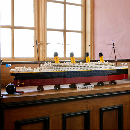 LEGO® Creator Expert Titanic - Mô hình Tàu Thủy Khổng Lồ 9090 Mảnh Ghép (10294)