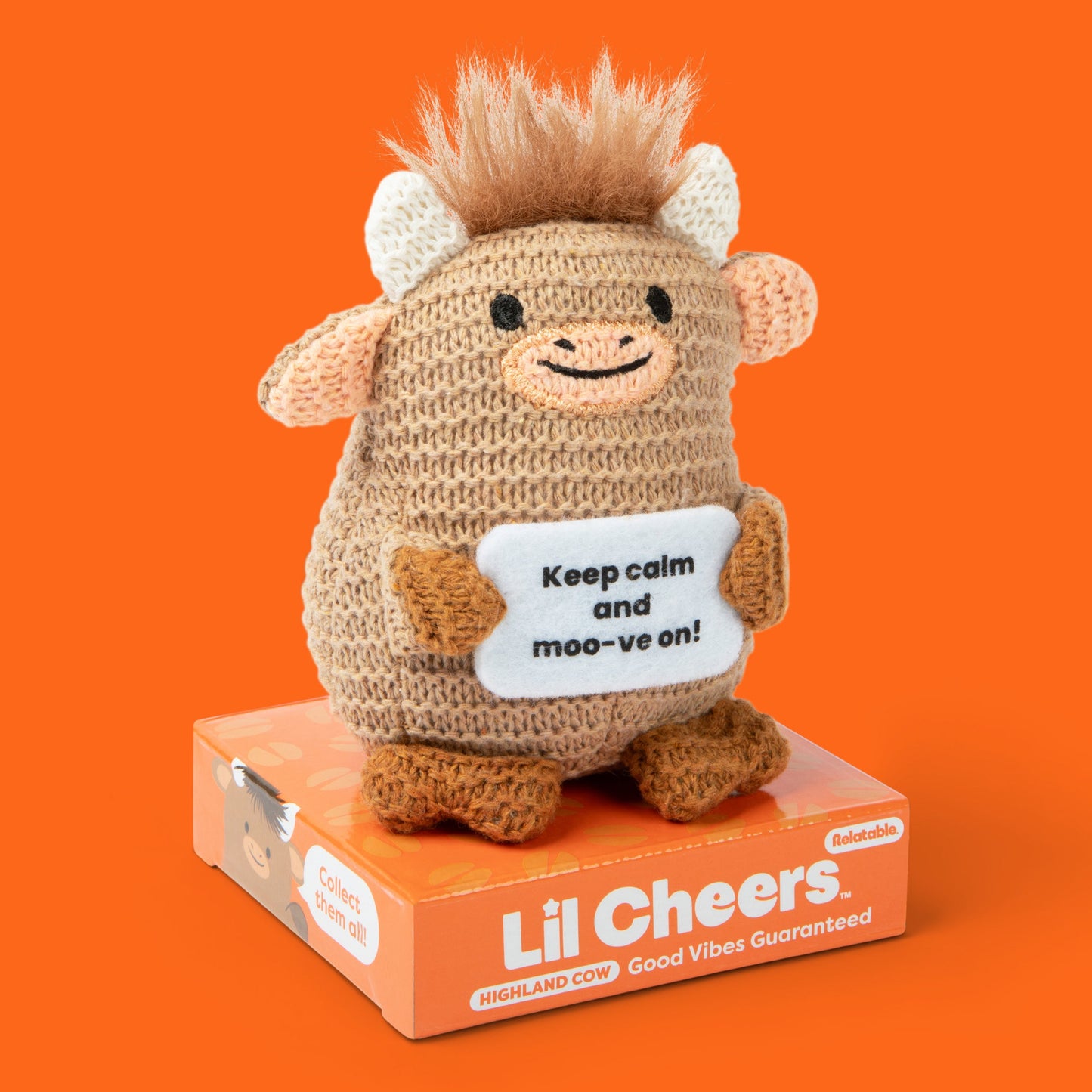 Lil Cheers Highland Cow – Thú Bông Len Móc Trang Trí Tích Cực Relatable
